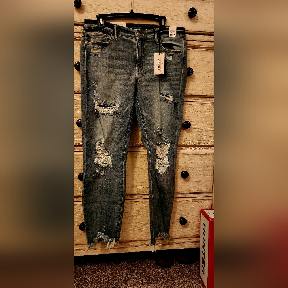 Judy Blues ~ distressed fringe, 13/31 mid rise